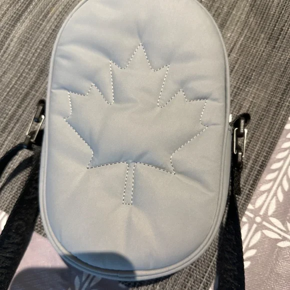 NWOT Lululemon Team Canada 22 Future Legacy Crossbody Bag - Picture 2 of 4